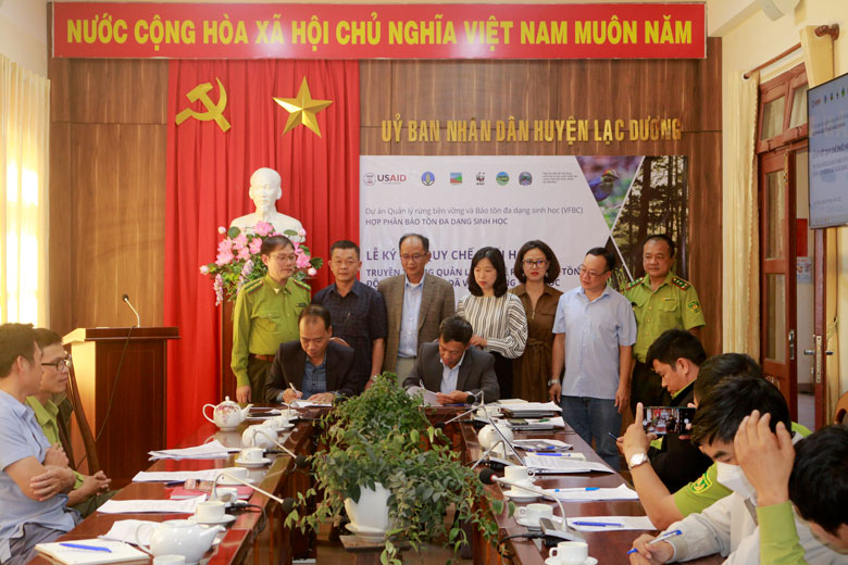 MG2768: Đại diện lãnh đạo UBND huyện Lạc Dương và Vườn Quốc gia Bidoup - Núi Bà ký kết quy chế phối hợp