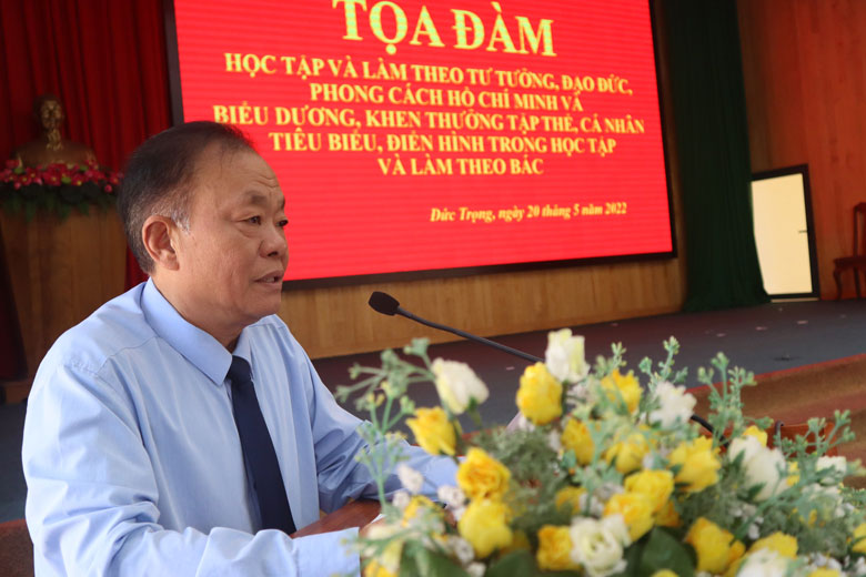 Đồng chí Lê Hồng Khánh - Phó Bí thư Thường trực Huyện ủy, phát biểu tại hội nghị