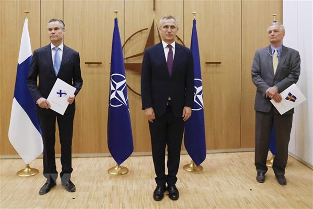 Thụy Điển, Phần Lan chính thức nộp đơn gia nhập NATO