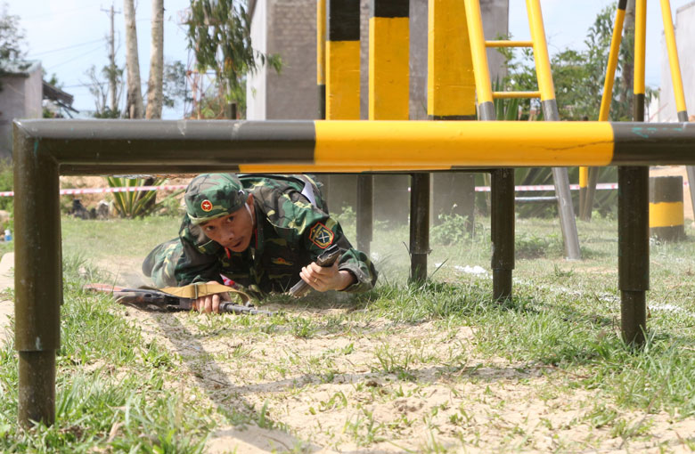 Trung đoàn Bộ binh 994 thực hiện nhiệm vụ huấn luyện tại đơn vị