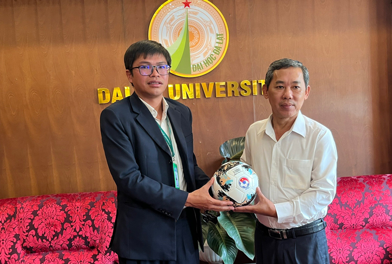 Ban tổ chức Giải Futsal HDBank vô địch quốc gia 2022 giao lưu với Trường Đại Học Đà Lạt