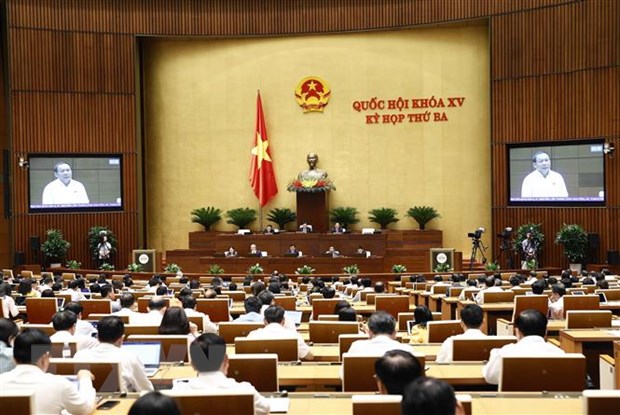 Bộ trưởng Bộ Văn hóa, Thể thao và Du lịch Nguyễn Văn Hùng phát biểu giải trình, làm rõ một số vấn đề đại biểu Quốc hội nêu