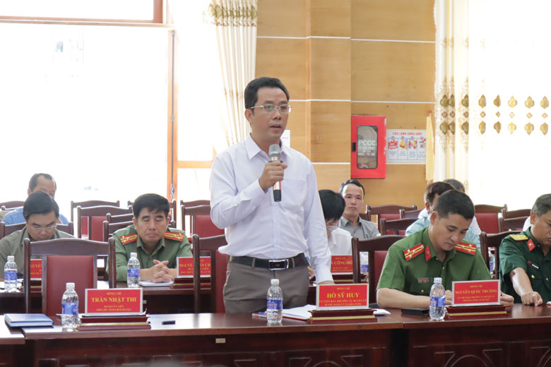 Đồng chí Hồ Sỹ Huy - Bí thư Đảng uỷ xã Hoà Ninh ý kiến về những khó khăn trong xây dựng đô thị loại V