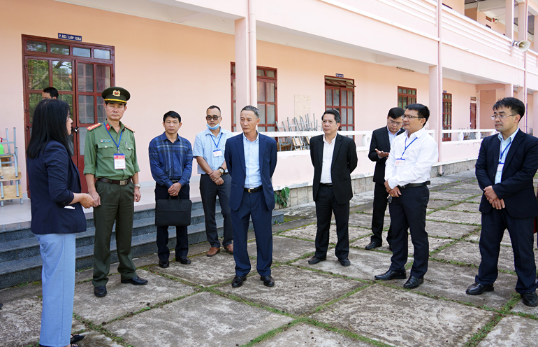 Nghe báo cáo công tác hỗ trợ thí sinh của UBND TP Đà Lạt