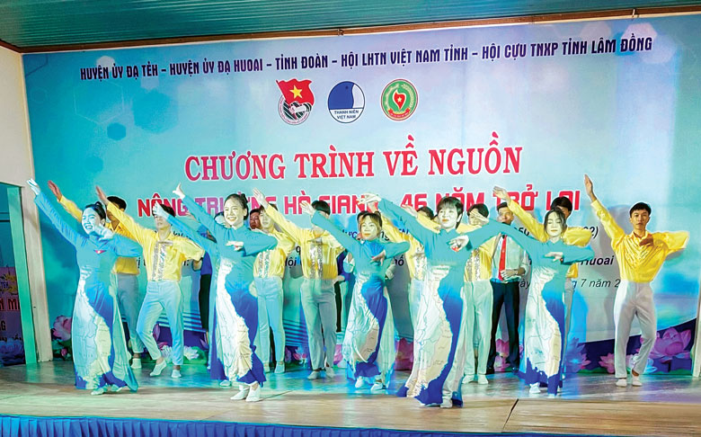 Đêm giao lưu giữa tuổi trẻ huyện Đạ Tẻh với các cựu TNXP Hà Lâm