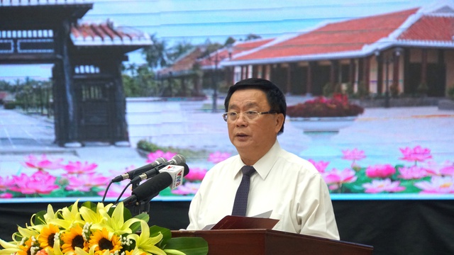  Đồng chí Nguyễn Xuân Thắng phát biểu tại hội thảo