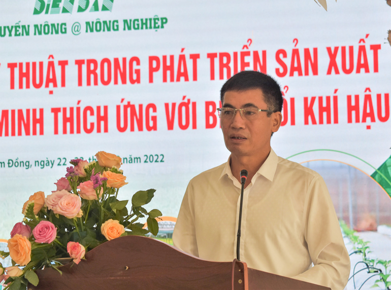 Phó Giám đốc Trung tâm Khuyến nông Quốc gia Hoàng Văn Hồng phát biểu tại Diễn đàn 