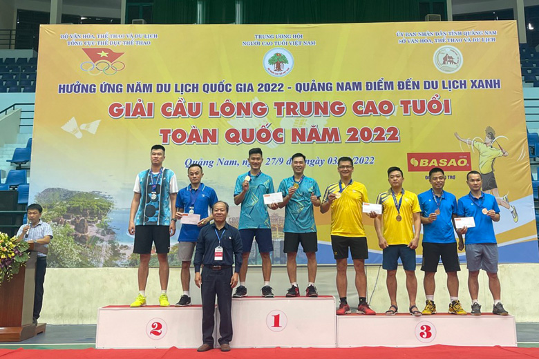 Lâm Đồng giành 1 HCV, 3 HVB và 4 HCĐ tại Giải Cầu lông trung, cao tuổi toàn quốc