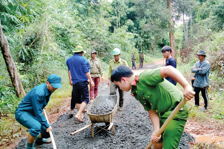 Công tác dân vận trong vùng đồng bào dân tộc thiểu số ở Cát Tiên