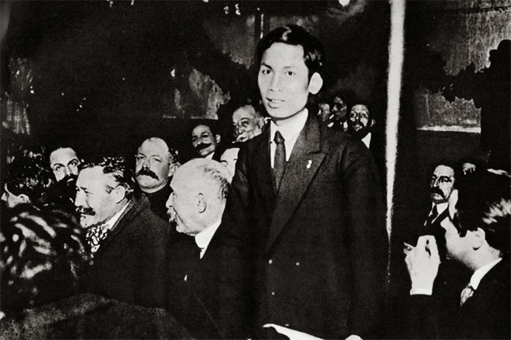 Lãnh tụ Nguyễn Ái Quốc tại Đại hội lần thứ XVIII của Đảng Xã hội Pháp ở Tous, Pháp, tháng 12-1920. Ảnh: Tư liệu
