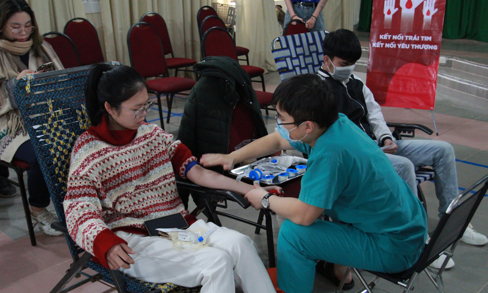 Sinh viên Trường Đại học Yersin Đà Lạt tham gia hiến máu tình nguyện
