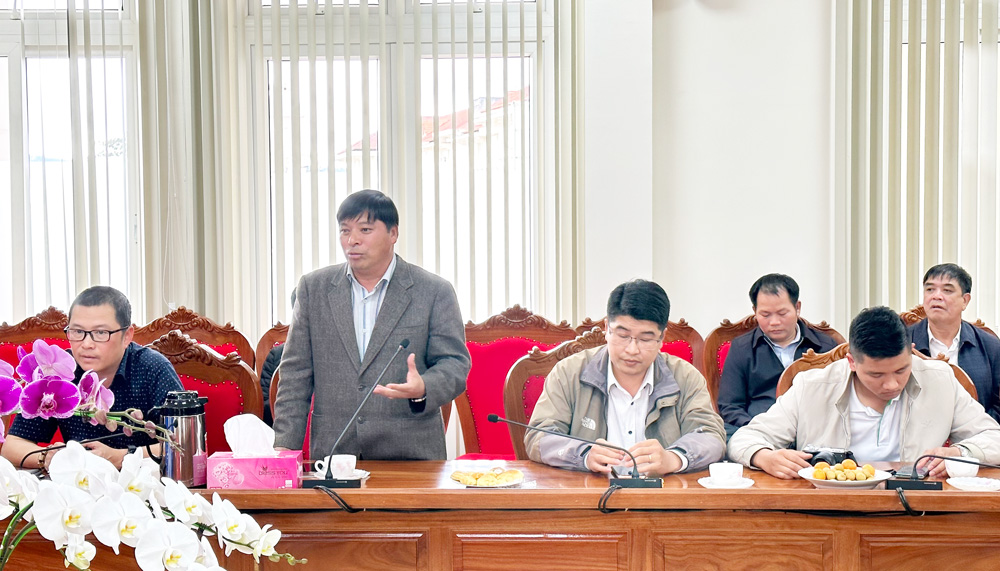 Nhà báo Lâm Viên - Báo Thanh niên nêu ý kiến tại buổi gặp mặt