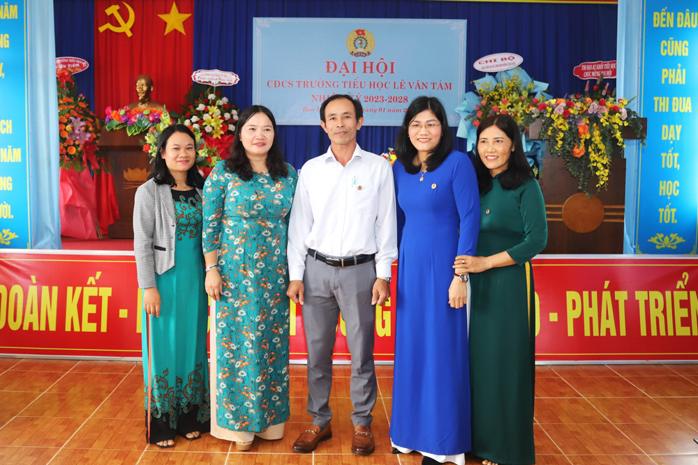 Bảo Lộc: Tổ chức thành công 2 đại hội điểm Công đoàn cơ sở