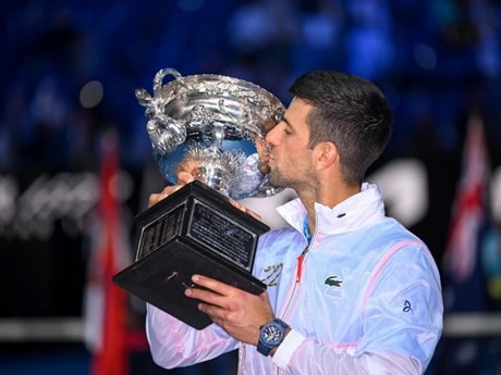 Novak Djokovic lần thứ 10 vô địch Australian Open