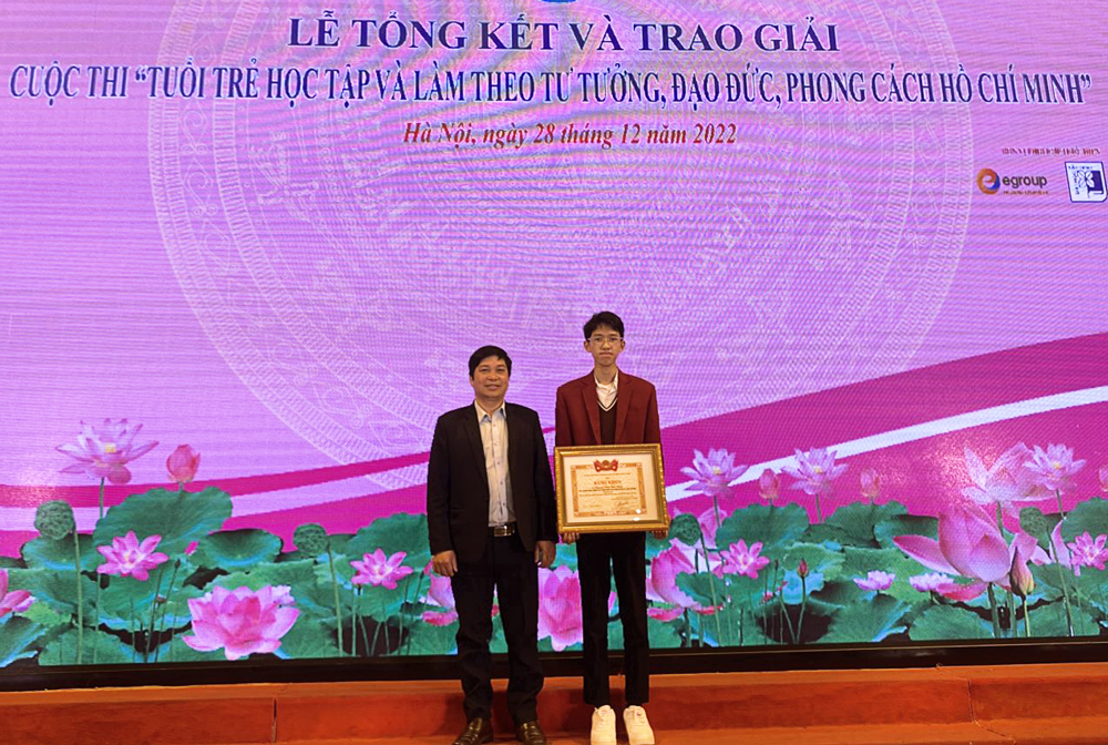 Học sinh Trường Chuyên Thăng Long đoạt giải ba Cuộc thi Tuổi trẻ học tập và làm theo tư tưởng, đạo đức, phong cách Hồ Chí Minh toàn quốc