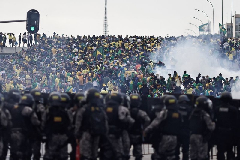Người biểu tình ủng hộ cựu Tổng thống Brazil Jair Bolsonaro đột nhập Dinh Tổng thống đương nhiệm ở Brasilia, ngày 8/1/2023