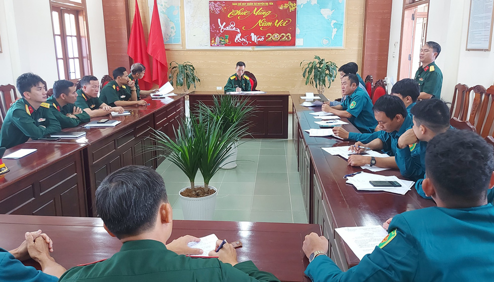Hội đồng Nghĩa vụ quân sự huyện Đạ Tẻh giao lệnh gọi công dân nhập ngũ