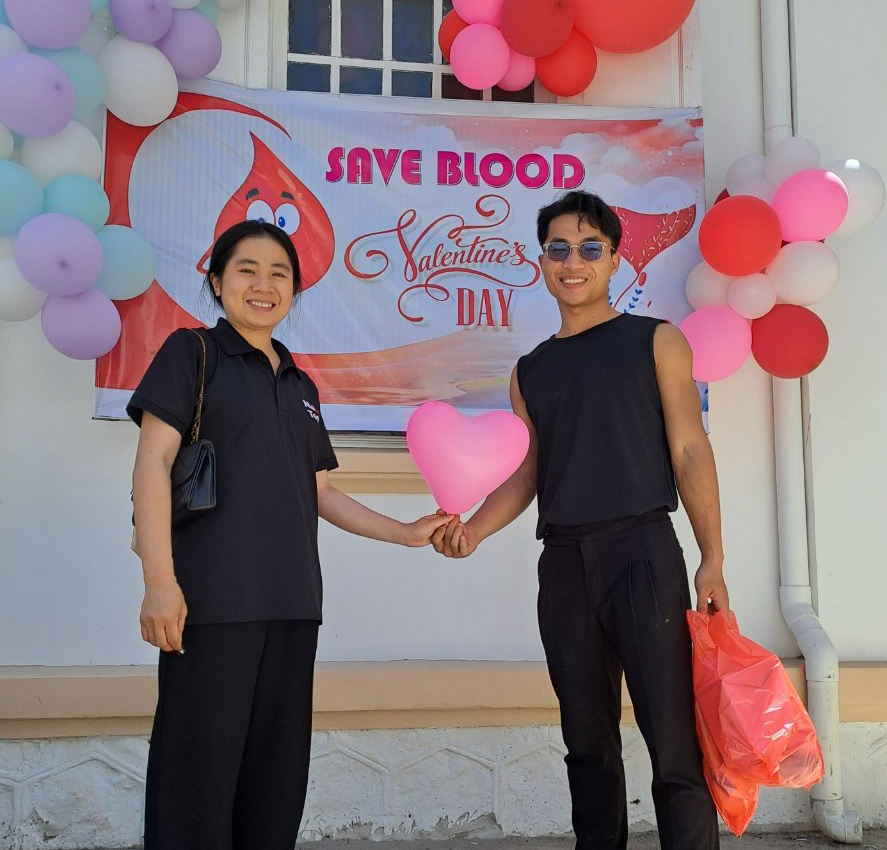Nhiều bạn trẻ tham gia hiến máu tình nguyện trong ngày lễ Valentine