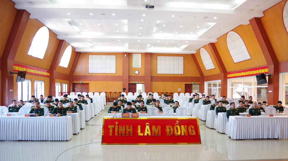 Các đại biểu tham dự tại điểm cầu Bộ CHQS tỉnh Lâm Đồng