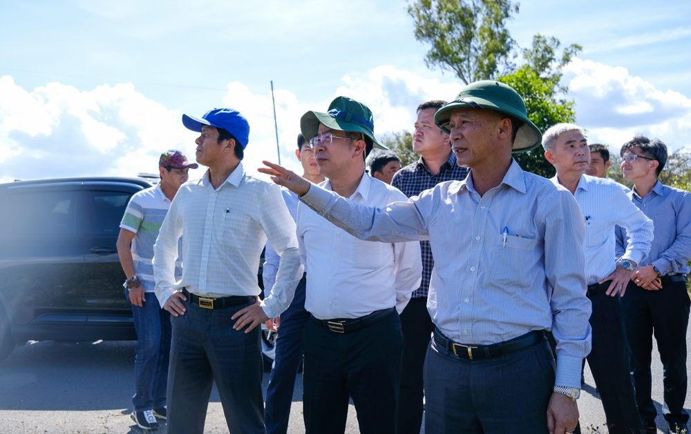 Chủ tịch UBND tỉnh kiểm tra tại Khu Công nghiệp Phú Bình