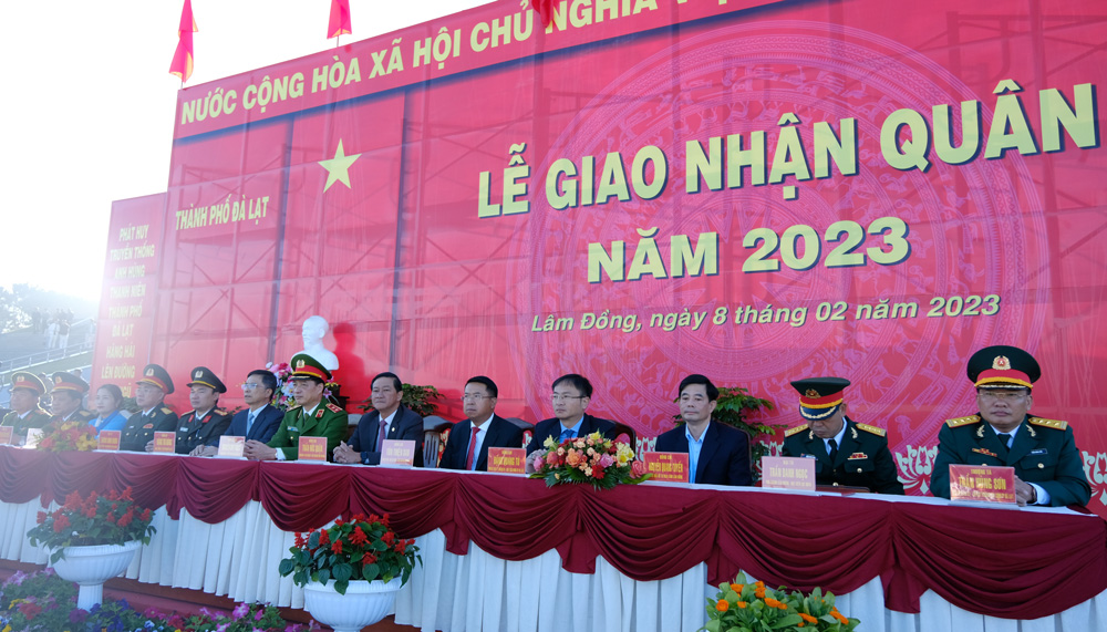 Các đại biểu tham dự lễ giao nhận quân năm 2023 tại thành phố Đà Lạt