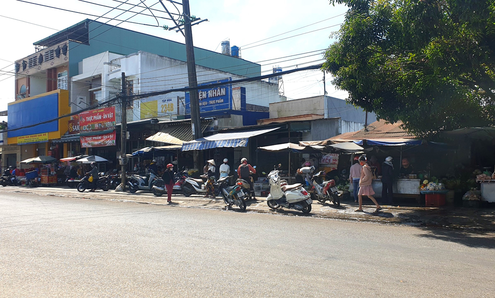 Chợ tự phát Hà Giang, một trong những “điểm nóng” vi phạm trật tự đô thị trên địa bàn TP Bảo Lộc chưa được giải quyết triệt để