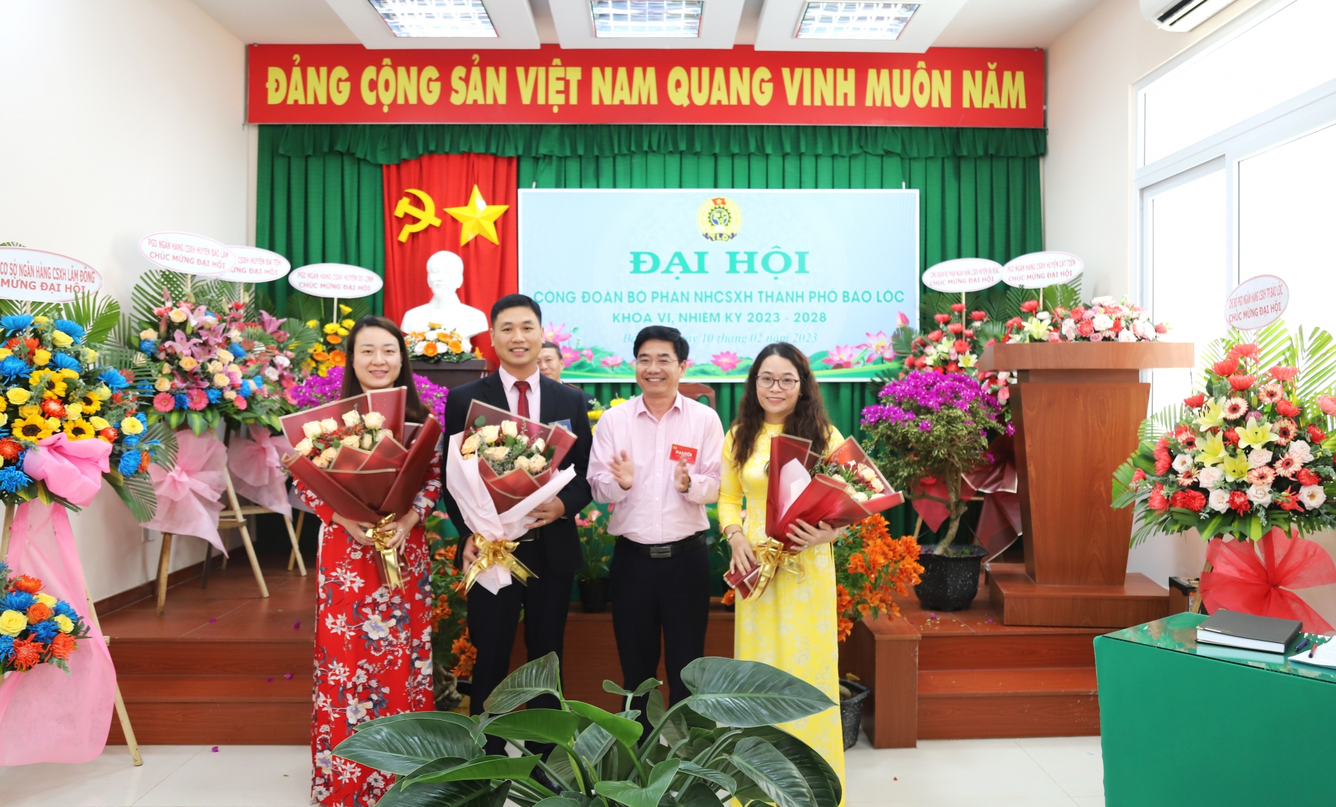 Ban Chấp hành Công đoàn bộ phận Ngân hàng CSXH TP Bảo Lộc khóa mới ra mắt Đại hội