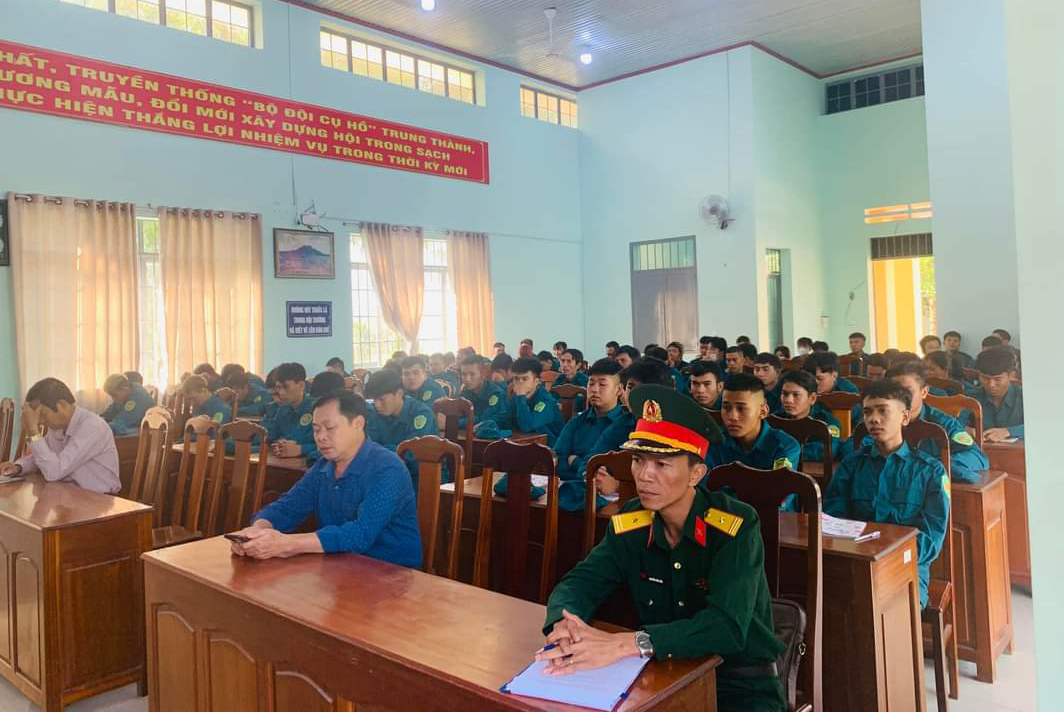 Huyện Đạ Huoai khai mạc lớp huấn luyện dân quân tự vệ năm thứ nhất Cụm 2