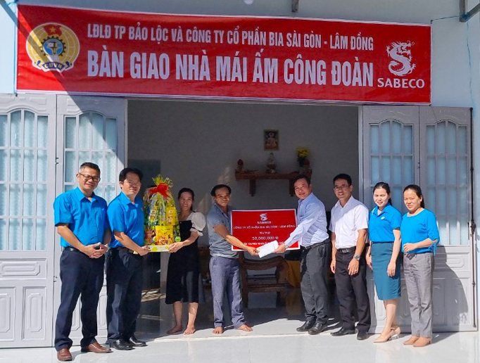 Bảo Lộc: Bàn giao Mái ấm Công đoàn cho công nhân vệ sinh có hoàn cảnh khó khăn