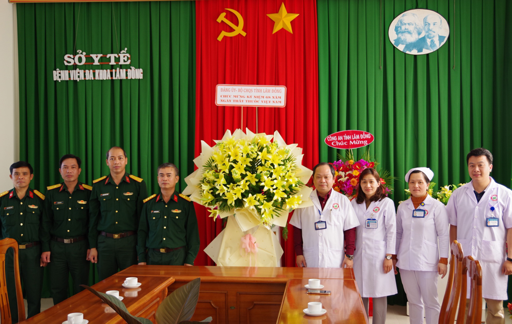 Bộ Chỉ huy Quân sự tỉnh chúc mừng Ngày Thầy thuốc Việt Nam