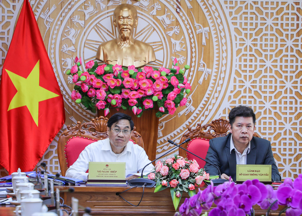 Các đồng chí chủ trị hội nghị tại đầu cầu tỉnh Lâm Đồng