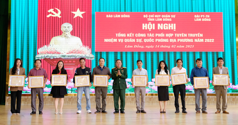 Các tập thể, cá nhân được nhận khen thưởng của Bộ CHQS tỉnh
