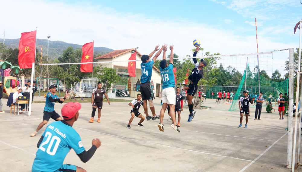 Đam Rông: 150 vận động viên tham gia Giải Bóng chuyền nam