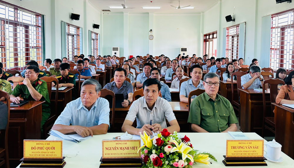 Các đại biểu tham dự Hội nghị học tập, quán triệt Chuyên đề 2023