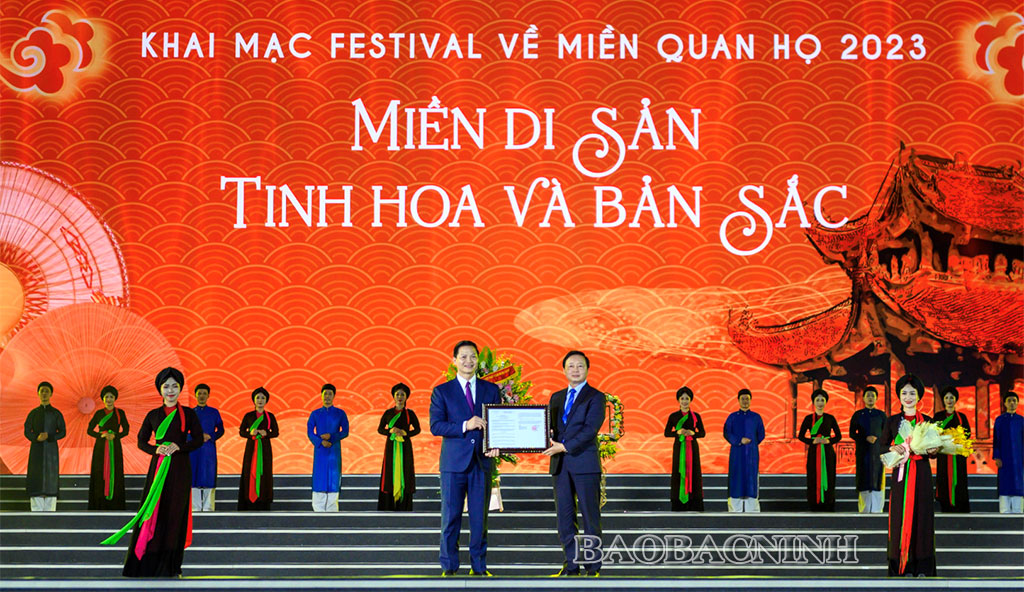 Phó Thủ tướng Chính Phủ Trần Hồng Hà trao Quyết định công nhận Bảo vật Quốc gia đối với 3 hiện vật của tỉnh Bắc Ninh được công nhận đợt 11, năm 2022