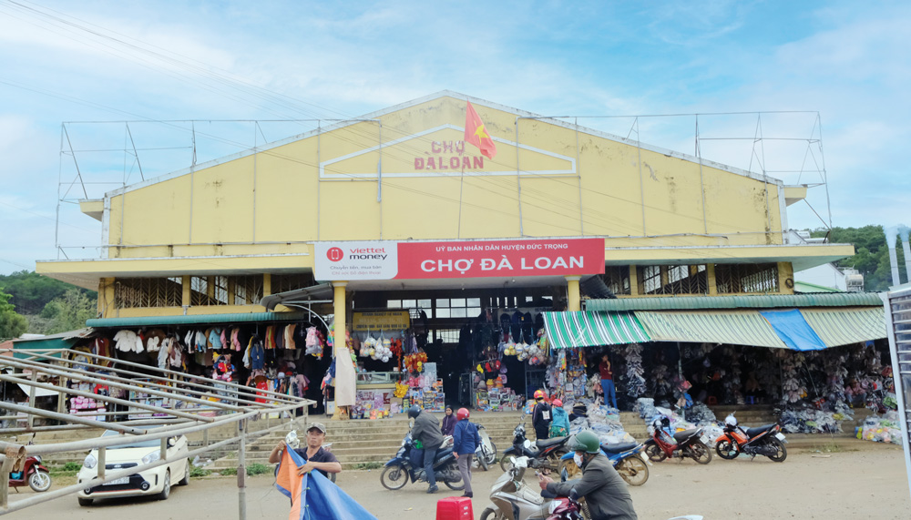Chợ Đà Loan đóng vai trò quan trọng trong việc kết nối giao thương của huyện Đức Trọng