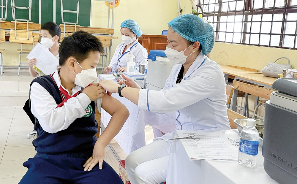 Ngành Y tế Lâm Đồng tiếp tục triển khai tiêm vắc xin phòng dịch COVID-19 theo quy định của Bộ Y tế