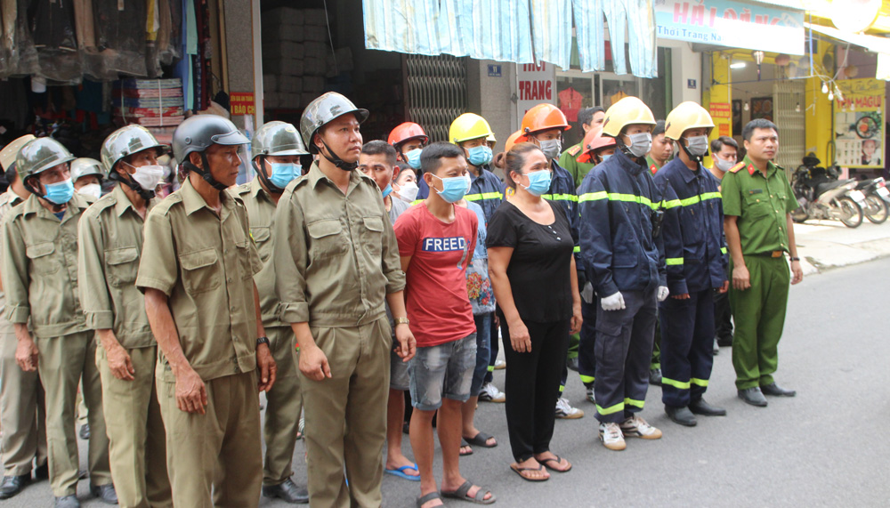 Người dân huyện Đạ Huoai tích cực tham gia các mô hình tự quản về an ninh trật tự