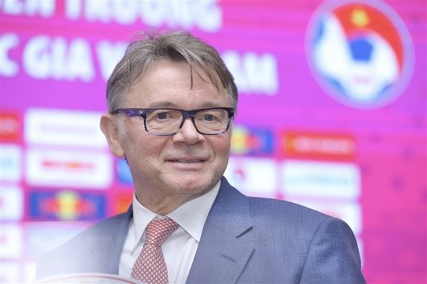 Huấn luyện viên trưởng đội tuyển quốc gia Việt Nam Philippe Troussier