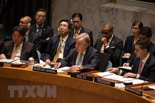 Tổng thư ký Liên hợp quốc Antonio Guterres (giữa) phát biểu tại cuộc họp ở New York, Mỹ, ngày 24/2/2023