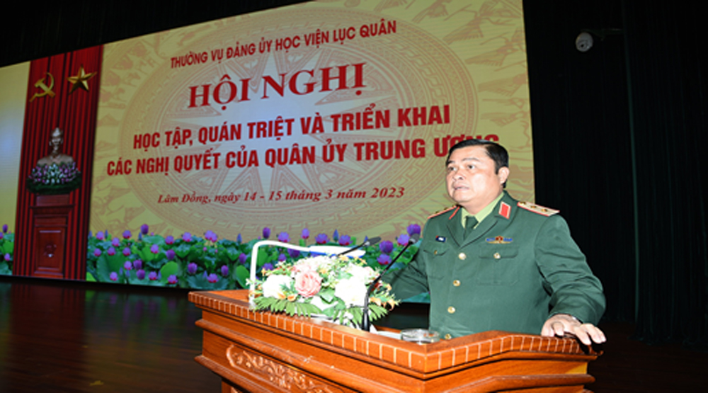 Đồng chí Trung tướng Đỗ Văn Bảnh - Bí thư Đảng uỷ, Chính uỷ Học viện phát biểu khai mạc