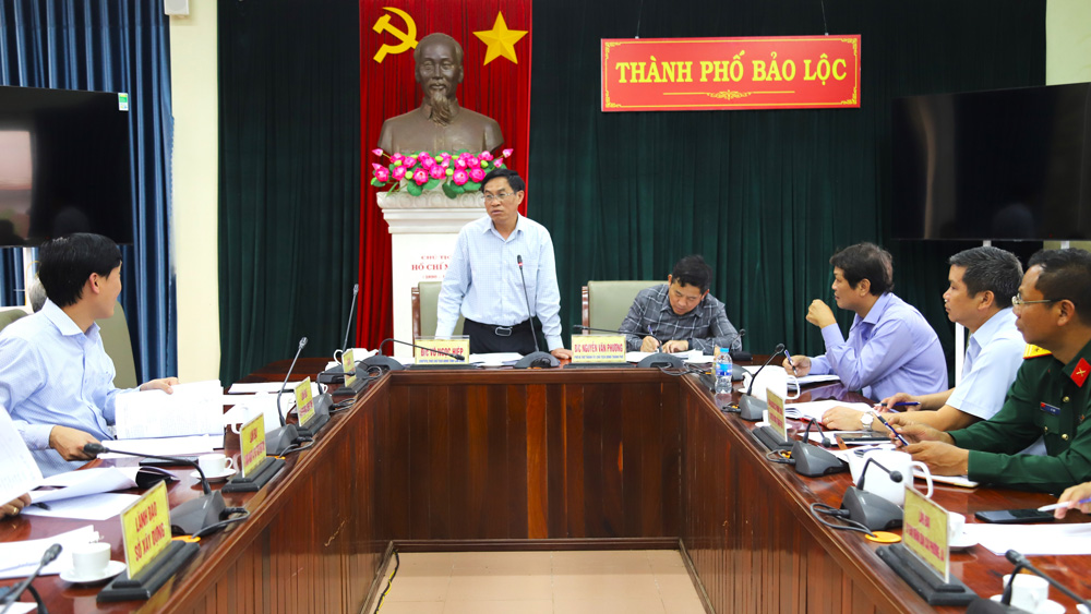 Đồng chí Võ Ngọc Hiệp - Phó Chủ tịch UBND tỉnh phát biểu chỉ đạo tại buổi làm việc