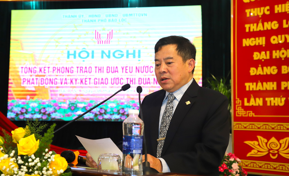 Chủ tịch UBND TP Bảo Lộc Nguyễn Văn Phương phát động phong trào thi đua năm 2023