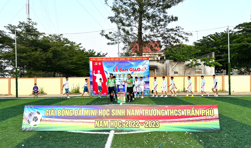 Ngay sau khi đưa vào sử dụng, trường THCS Trần Phú đã tổ chức giải bóng đá dành cho học sinh để khai trương sân bóng