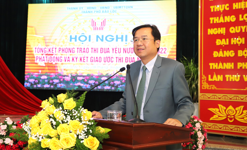 Đồng chí Tôn Thiện Đồng - Bí thư Thành ủy Bảo Lộc phát biểu chỉ đạo tại Hội nghị