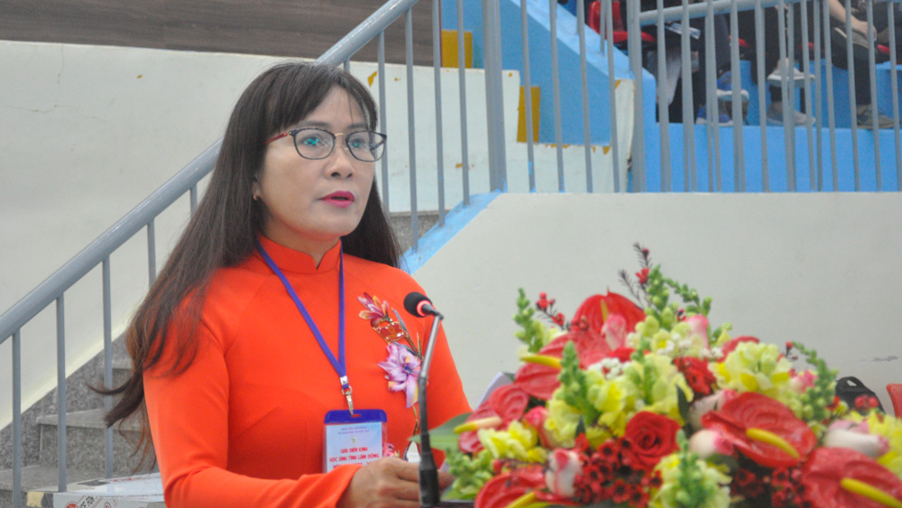 Bà Phạm Thị Hồng Hải - Giám đốc Sở Giáo dục và Đào tạo Lâm Đồng phát biểu khai mạc