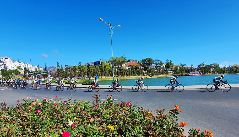 Đoàn đua xe đạp nữ quốc tế Bình Dương có 2 chặng đua trên đất Lâm Đồng