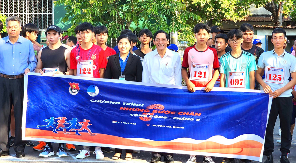 Tuổi trẻ Đạ Huoai khởi động Tháng Thanh niên và giải chạy việt dã trong đoàn viên, thanh niên