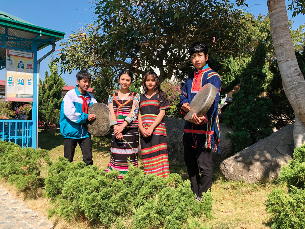 Tìm hiểu, nghiên cứu về văn hóa dân tộc của học sinh Trường THCS-THPT Đa Nhim