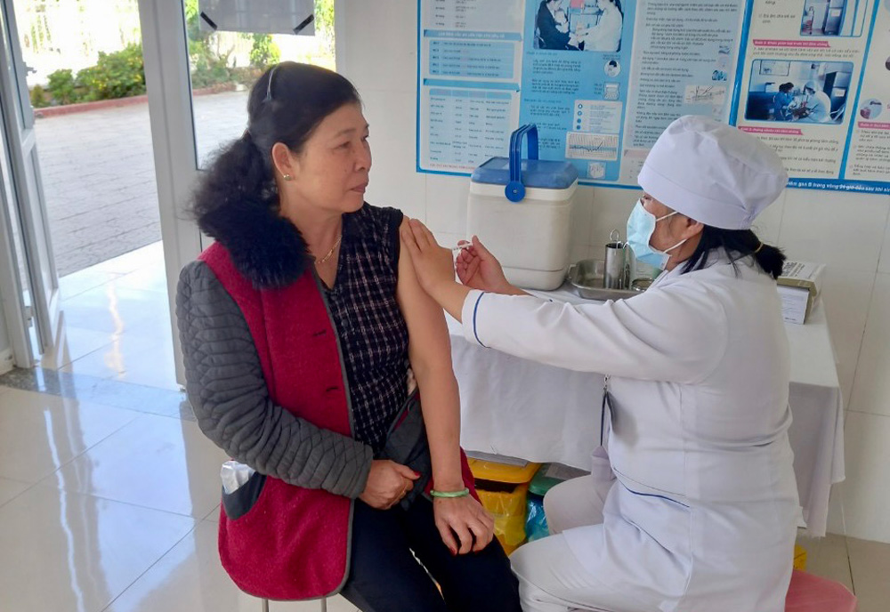 Tiêm vắc xin phòng bệnh Covid-19 tại TP Đà Lạt